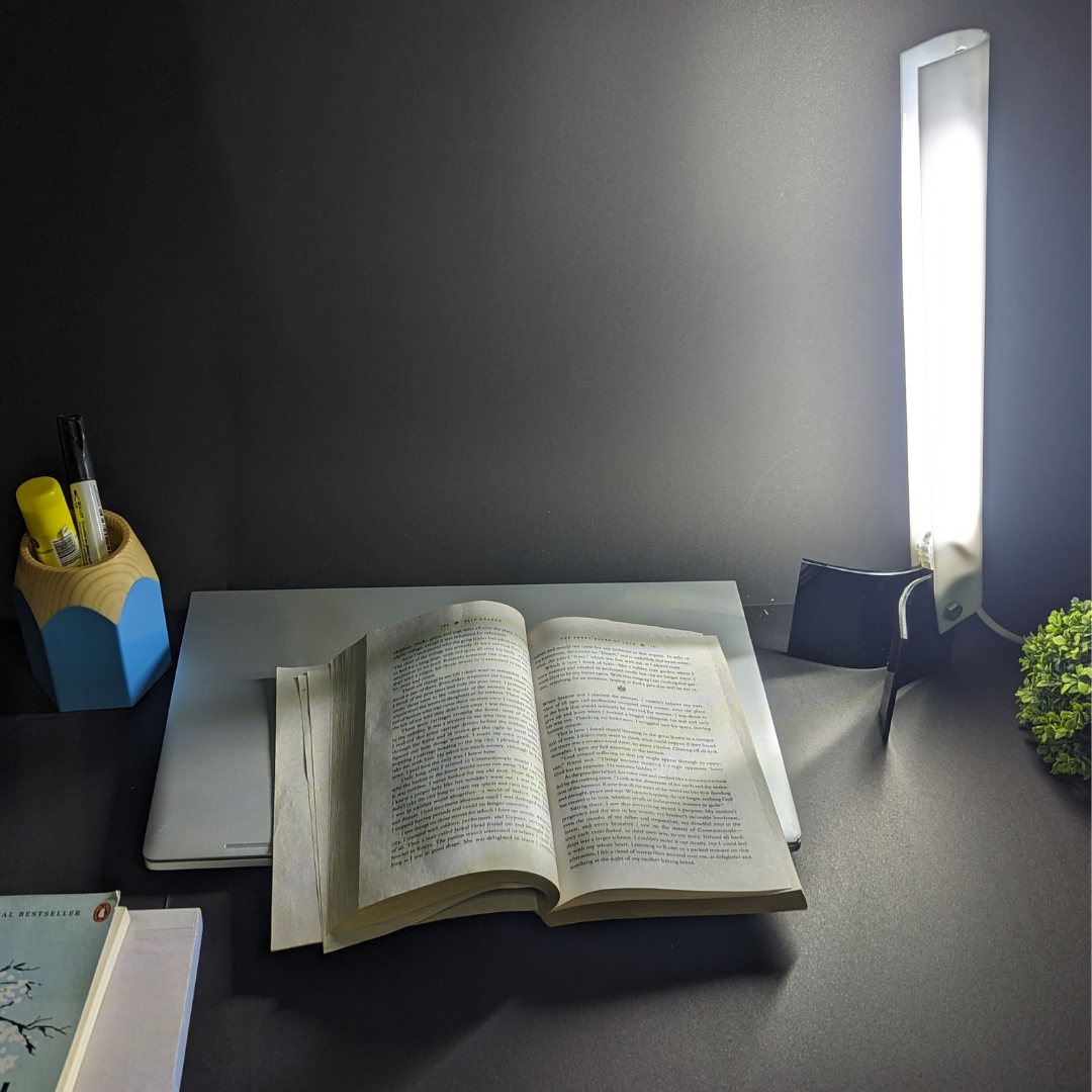 V-BeamSlim Desk Lamp
